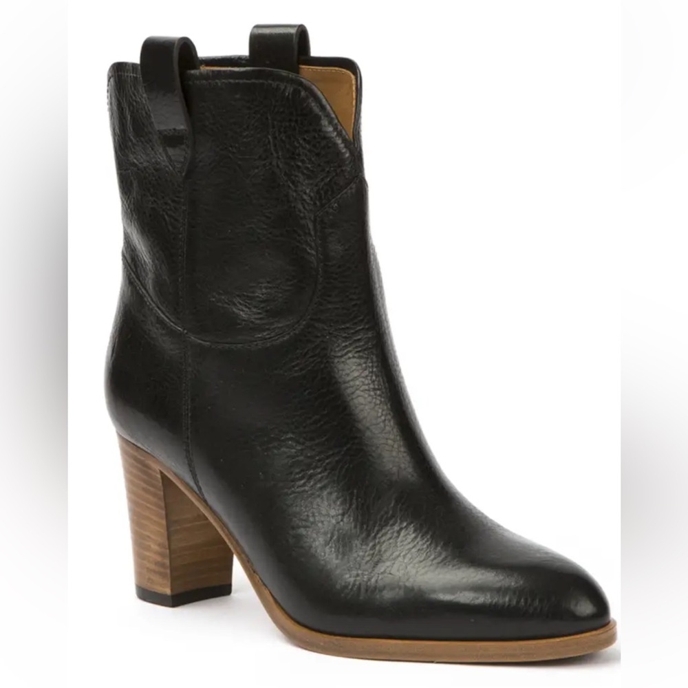 Frye Jane short heeled boot. New. Never worn